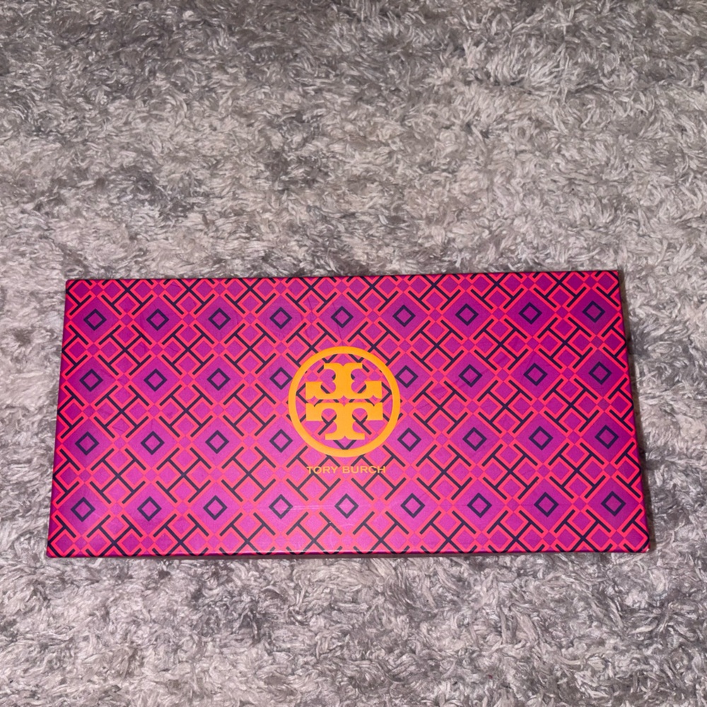 Tory Burch Saffiano Thong Sandals - Picture 6 of 7